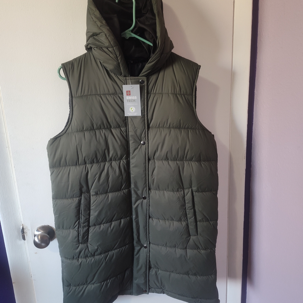Swiss Tech Woman's Dark Green Hooded Puffer Vest